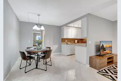 3031 Cornwall B, Boca Raton, FL 33434 - Photo 7