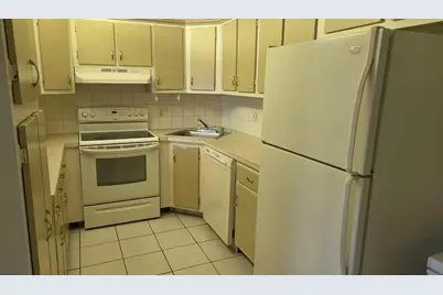1002 Green Pine Boulevard #F2, West Palm Beach, FL 33409 - Photo 9