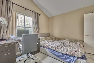 786 NW 164th Ave, Pembroke Pines, FL 33028 - Photo 45