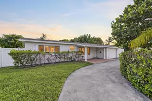 300 SE 11th Ct, Deerfield Beach, FL 33441 - Photo 1