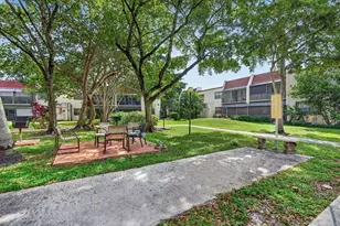 301 N Pine Island Rd, Plantation, FL 33324 - Photo 35