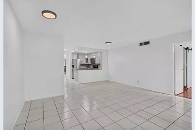 301 N Pine Island Road #162, Plantation, FL 33324 - Photo 15