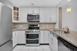 301 N Pine Island Rd, Plantation, FL 33324 - Photo 7