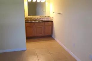 140 Lake Nancy Ln, West Palm Beach, FL 33411 - Photo 21