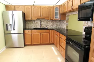 140 Lake Nancy Ln, West Palm Beach, FL 33411 - Photo 5