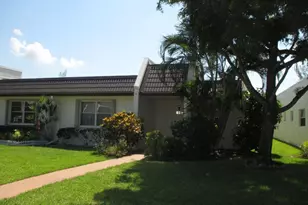 194 Lake Susan Ln, West Palm Beach, FL 33411 - Photo 1