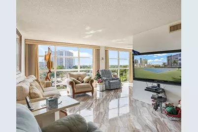 600 Parkview Drive #703, Hallandale Beach, FL 33009 - Photo 1