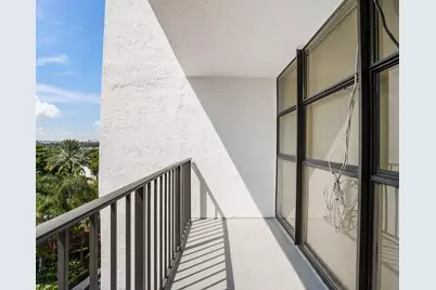 600 Parkview Drive #703, Hallandale Beach, FL 33009 - Photo 17