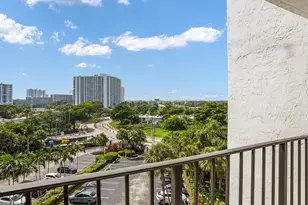 600 Parkview Dr, Hallandale Beach, FL 33009 - Photo 7