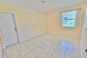 104 SE 10th St, Deerfield Beach, FL 33441 - Photo 5