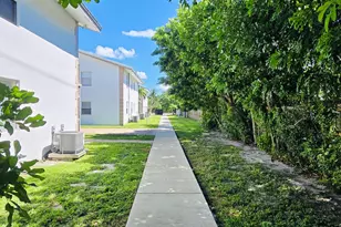 104 SE 10th St, Deerfield Beach, FL 33441 - Photo 11