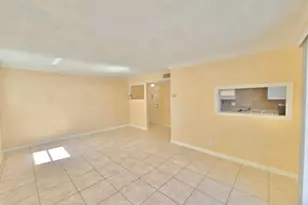 104 SE 10th St, Deerfield Beach, FL 33441 - Photo 3