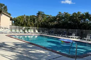 700 Nottingham Cir, Greenacres, FL 33463 - Photo 11