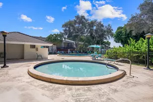 3015 Oaktree Ln, Hollywood, FL 33021 - Photo 29