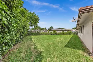 8866 NW 2nd Pl, Coral Springs, FL 33071 - Photo 43