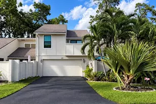 653 Spinnaker Ct, Wellington, FL 33414 - Photo 3