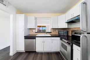 408 NW 68th Ave, Plantation, FL 33317 - Photo 5