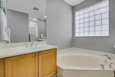 221 Isle Verde Way, Palm Beach Gardens, FL 33418 - Photo 27
