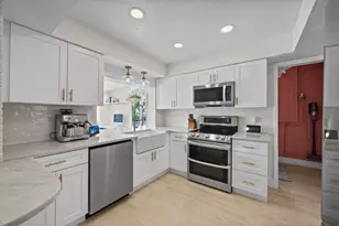 160 SE 9th St, Pompano Beach, FL 33060 - Photo 9
