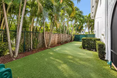 327 Monceaux Road, West Palm Beach, FL 33405 - Photo 23