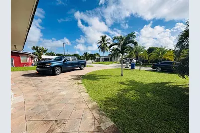 2711 NE 11th Terrace, Pompano Beach, FL 33064 - Photo 17