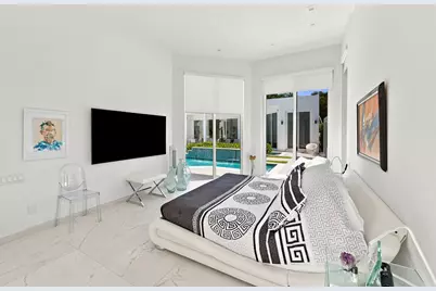 110 NE 16th Place, Fort Lauderdale, FL 33305 - Photo 13