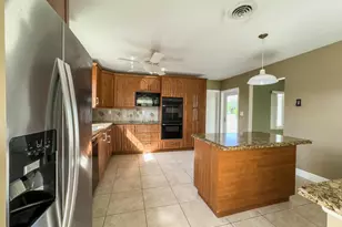 1025 Yale Dr, Hollywood, FL 33021 - Photo 5