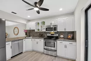 2703 Maplewood Dr, Greenacres, FL 33415 - Photo 5