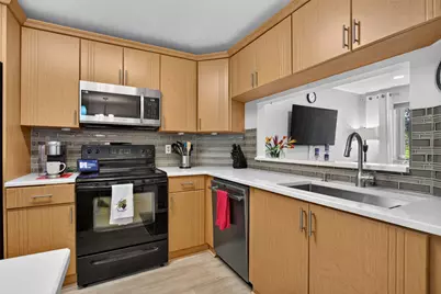 1991 Discovery Circle E, Deerfield Beach, FL 33442 - Photo 9