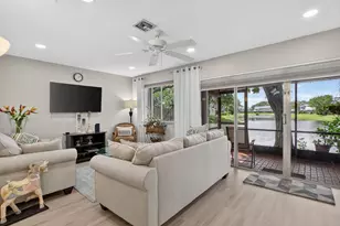 1991 Discovery Cir E, Deerfield Beach, FL 33442 - Photo 5