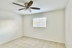5549 Papaya Rd, West Palm Beach, FL 33413 - Photo 9