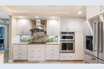 3745 Oaks Clubhouse Drive #V-8, Pompano Beach, FL 33069 - Photo 21