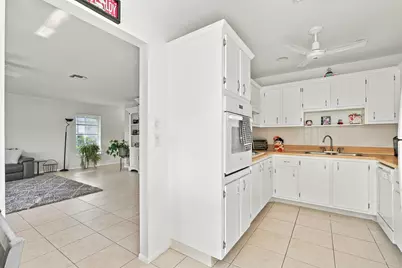 2886 Fernley Drive E #32, West Palm Beach, FL 33415 - Photo 7