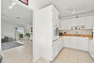 2886 Fernley Dr E, West Palm Beach, FL 33415 - Photo 7