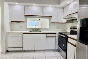 12500 SW 6th St, Pembroke Pines, FL 33027 - Photo 3