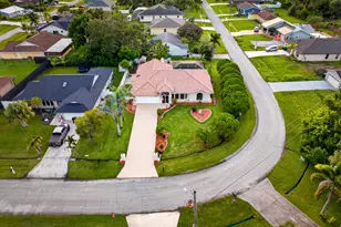 2202 SE Leithgow St, Port Saint Lucie, FL 34952 - Photo 5