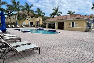 12190 Village Pl, Davie, FL 33325 - Photo 5