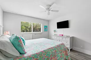 20 Colonial Club Dr, Boynton Beach, FL 33435 - Photo 25