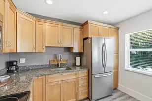 20 Colonial Club Dr, Boynton Beach, FL 33435 - Photo 5