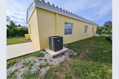 2040 NE 174th Street, North Miami Beach, FL 33162 - Photo 35