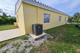 2040 NE 174th St, North Miami Beach, FL 33162 - Photo 35