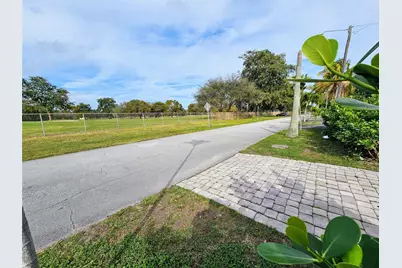 2040 NE 174th Street, North Miami Beach, FL 33162 - Photo 31