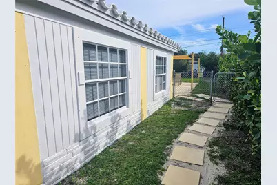 2040 NE 174th Street, North Miami Beach, FL 33162 - Photo 39