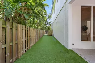 755 W Fern Dr, Boca Raton, FL 33432 - Photo 27