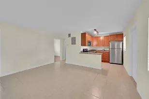 2655 NE 8th Ave, Wilton Manors, FL 33334 - Photo 3
