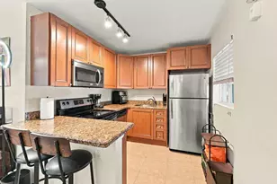 2655 NE 8th Ave, Wilton Manors, FL 33334 - Photo 3