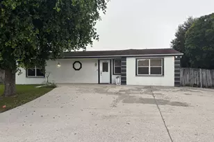 6860 Venetian Dr, Lake Worth, FL 33462 - Photo 1