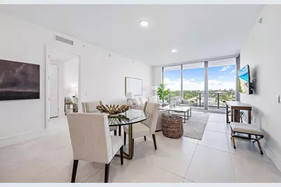 220 Lake Shore Drive #817, West Palm Beach, FL 33403 - Photo 3
