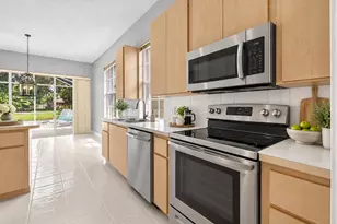 1081 Bedford Ave, Palm Beach Gardens, FL 33403 - Photo 15