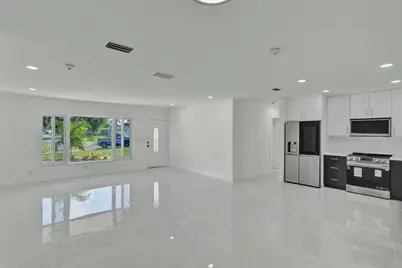 8351 NW 19th Street, Pembroke Pines, FL 33024 - Photo 9